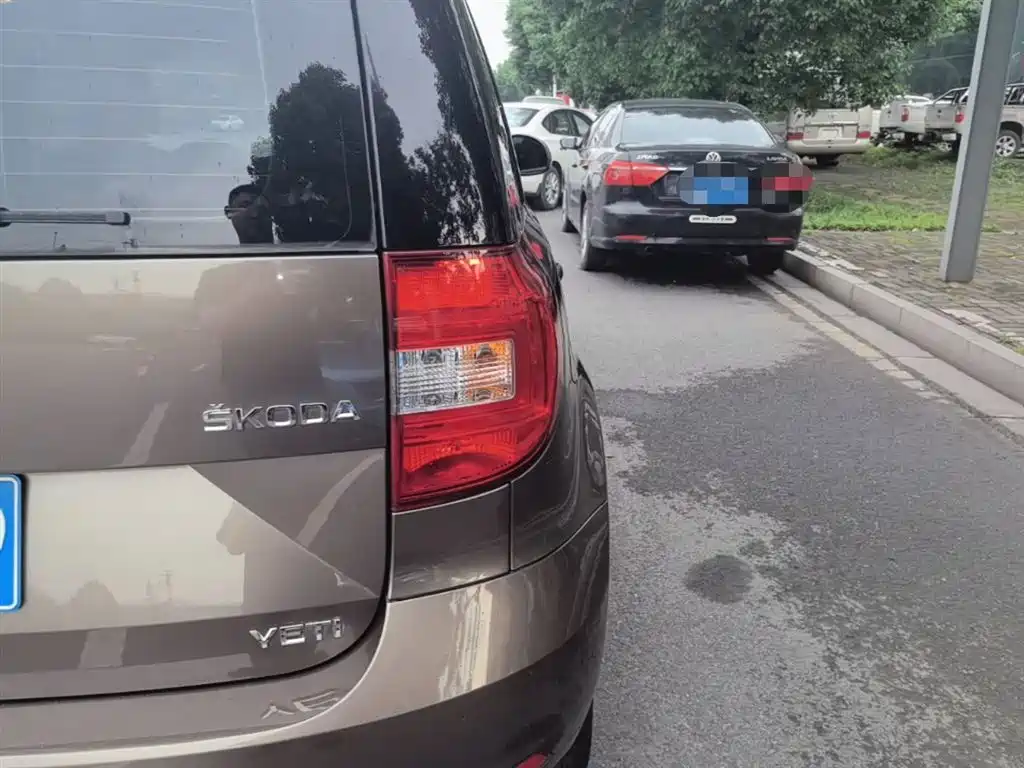 Škoda Yeti 2016 1.4TSI DSG Forward Edition фото 8