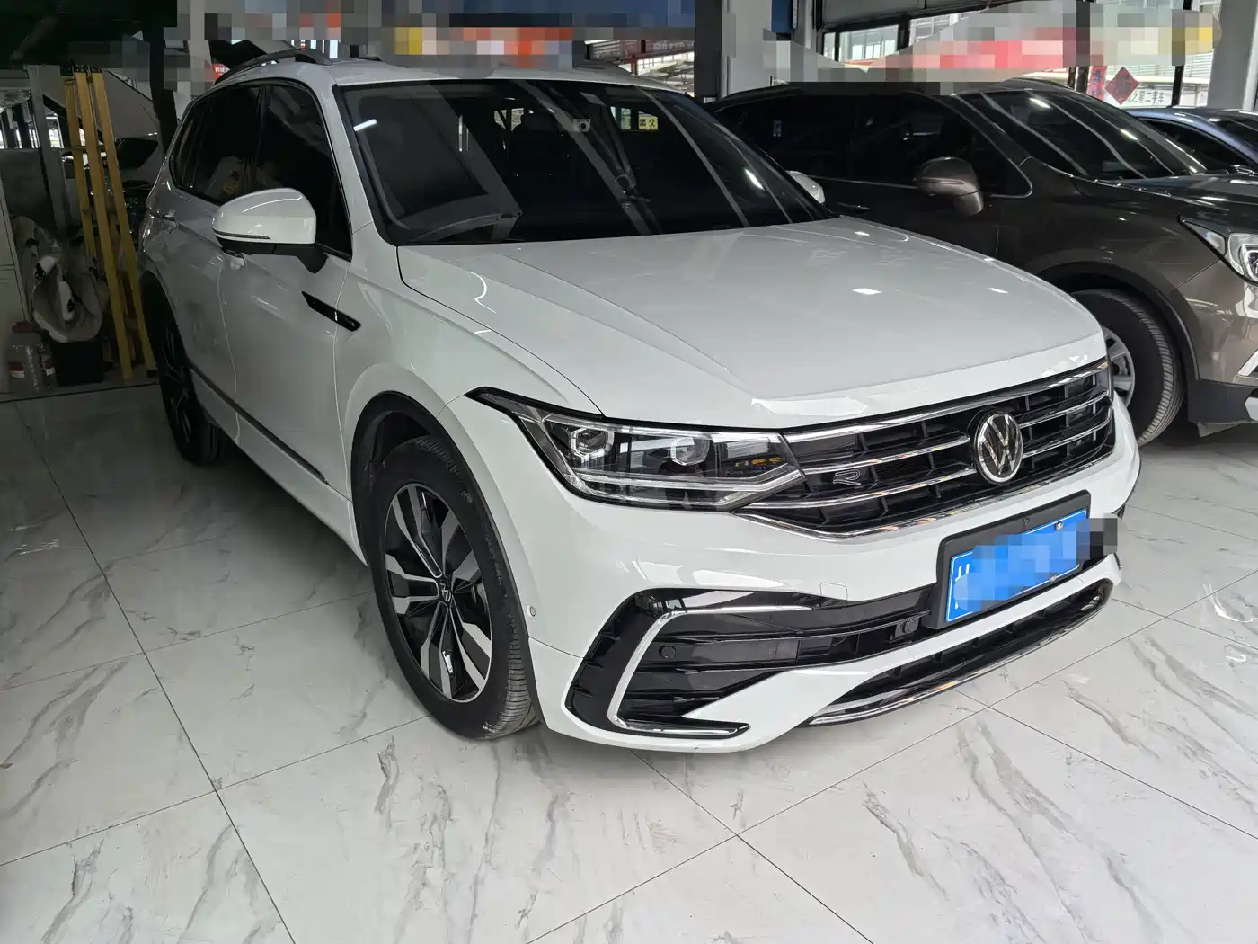 Volkswagen Tiguan L 2023 330TSI Auto 2WD R-Line Premium Edition фото 3