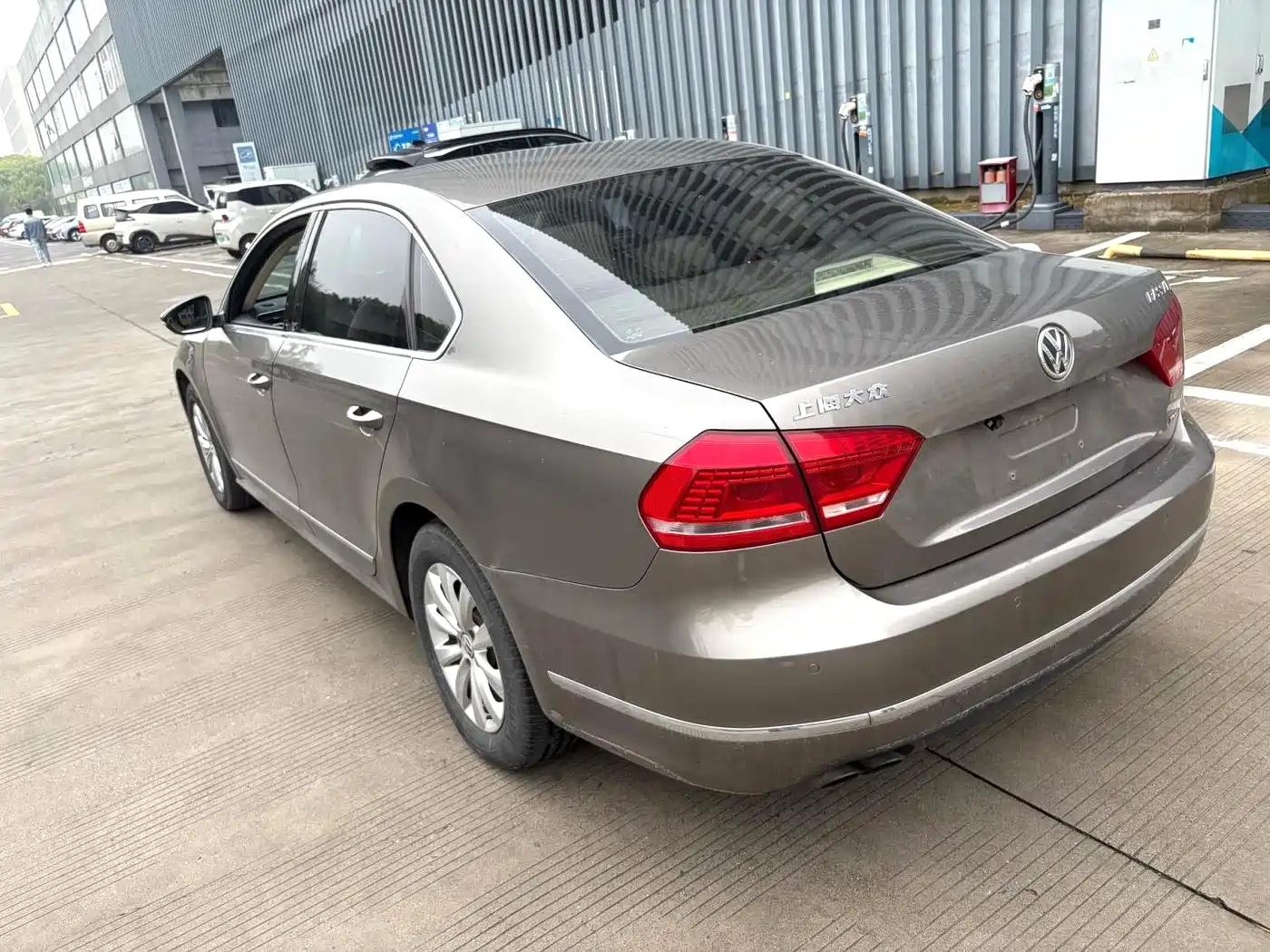 Volkswagen Passat 2013 1.8TSI DSG Zunrong фото 10