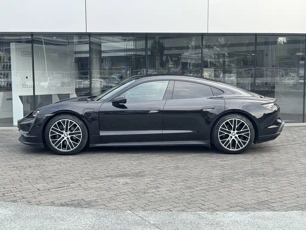 Porsche Taycan 2021 2020 Taycan