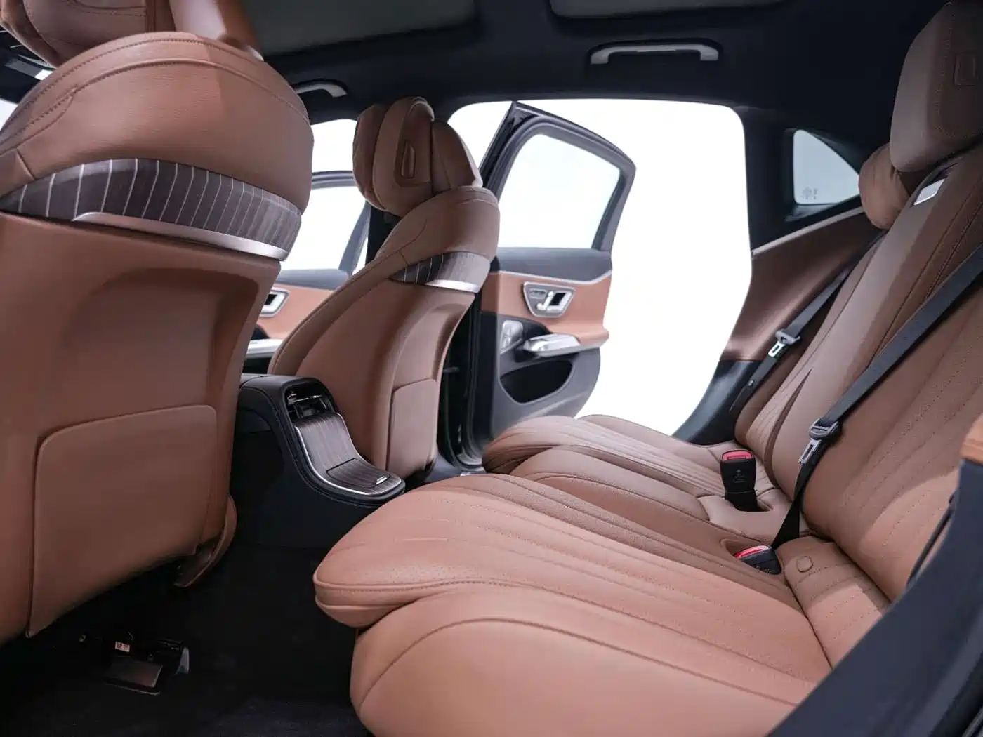 Mercedes-Benz E-Class 2024 Model E 300 L Luxury фото 22