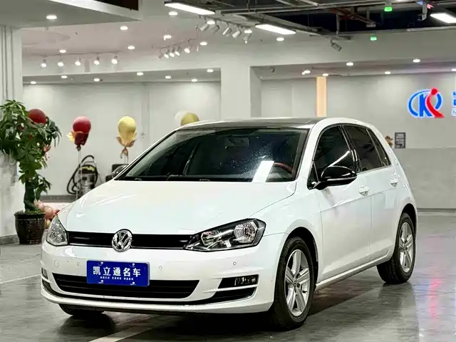 VOLKSWAGEN GOLF