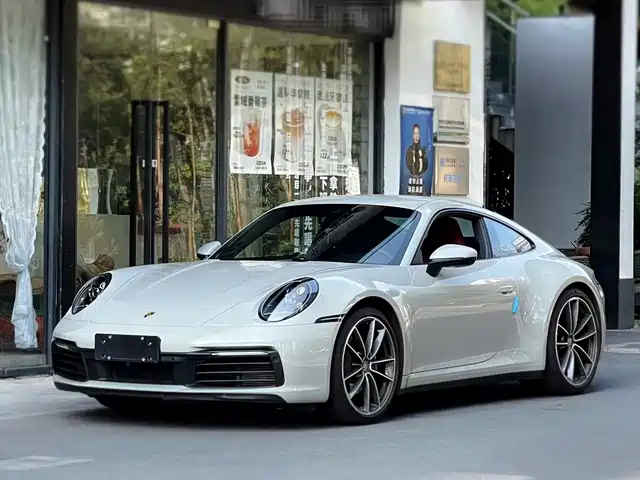 PORSCHE 911