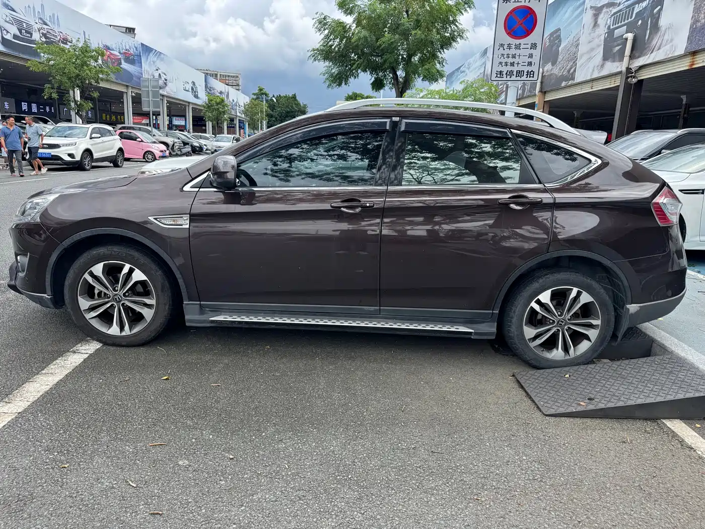 Luxgen U6 SUV 2016 2015 1.8T Intelligent Premium