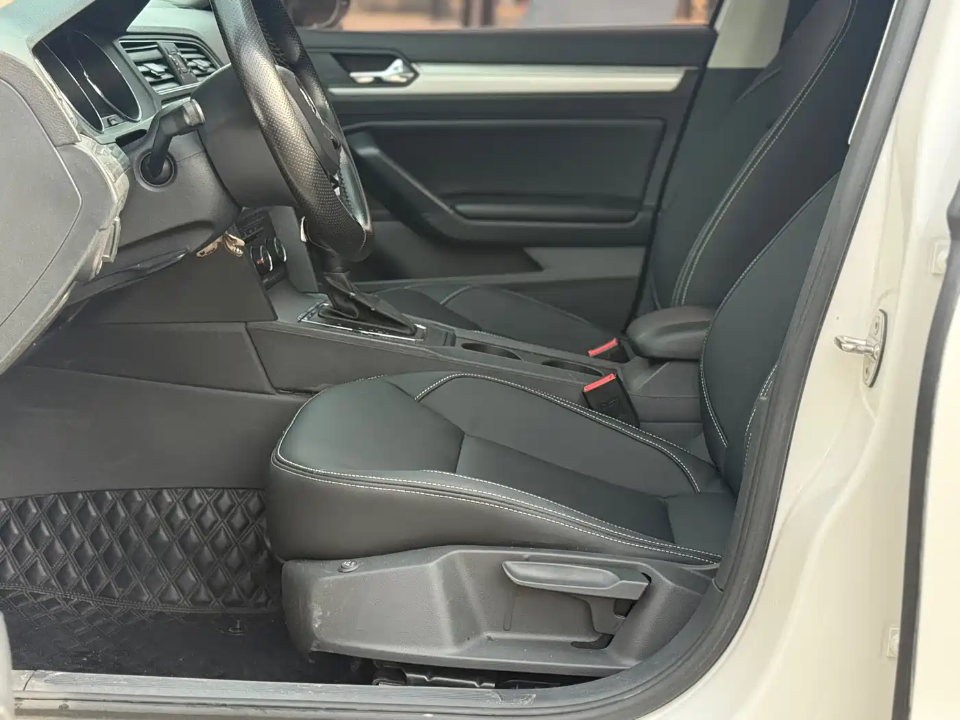 Volkswagen Lamando 2018 230TSI DSG Trend Edition фото 9