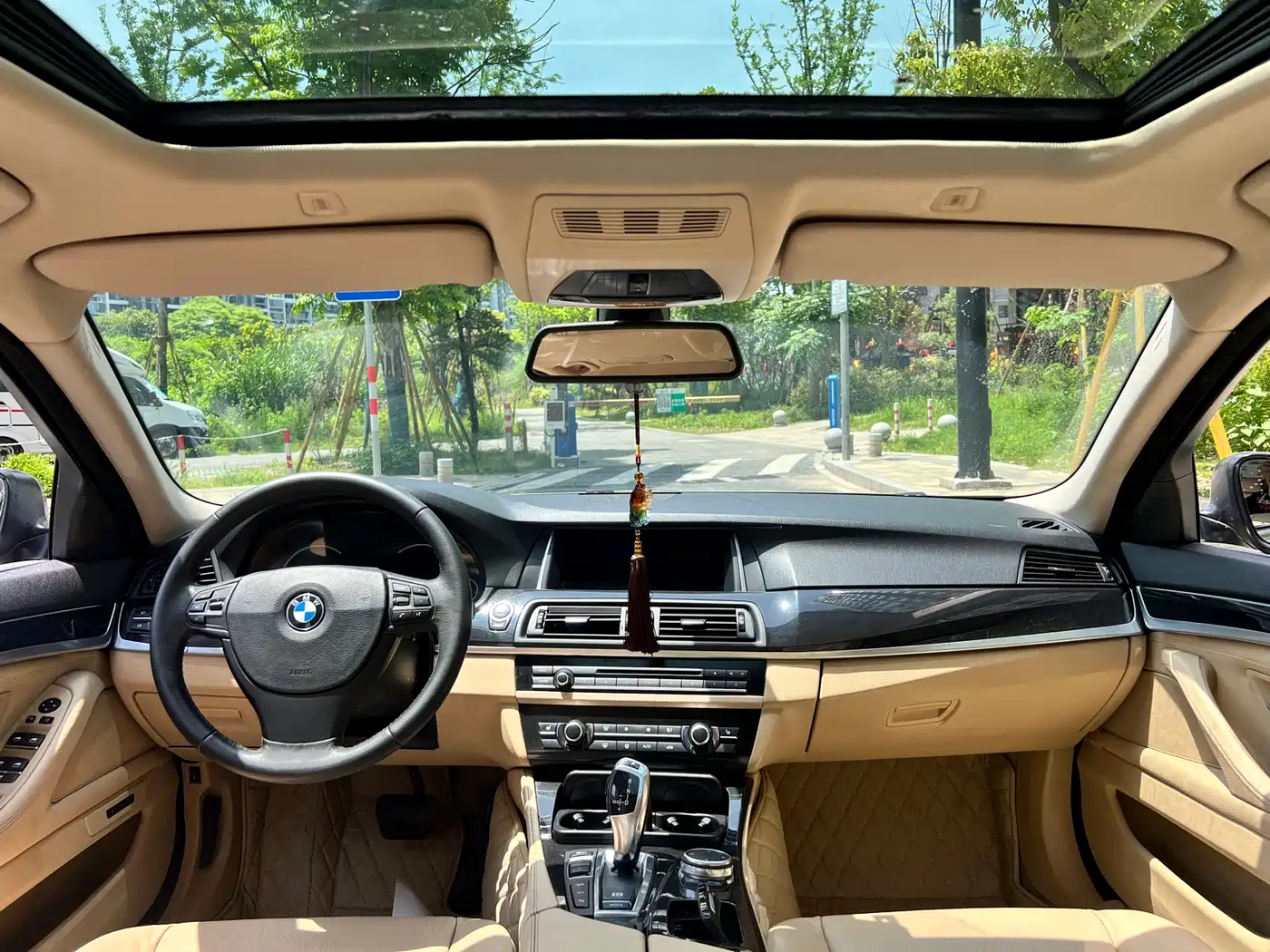 BMW 5 Series 2011 523Li Luxury фото 11