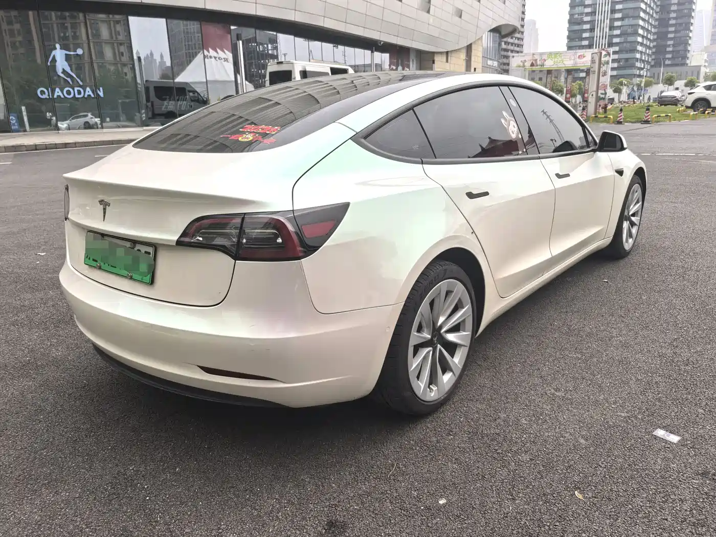 TESLA MODEL 3
