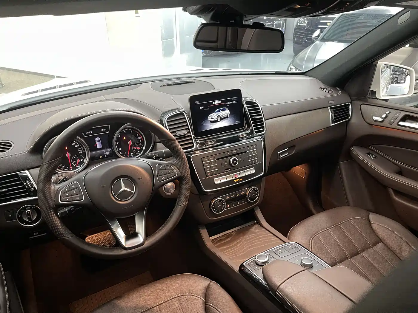 Mercedes-Benz GLE 2018 GLE 400 4MATIC Ultimate Edition фото 19