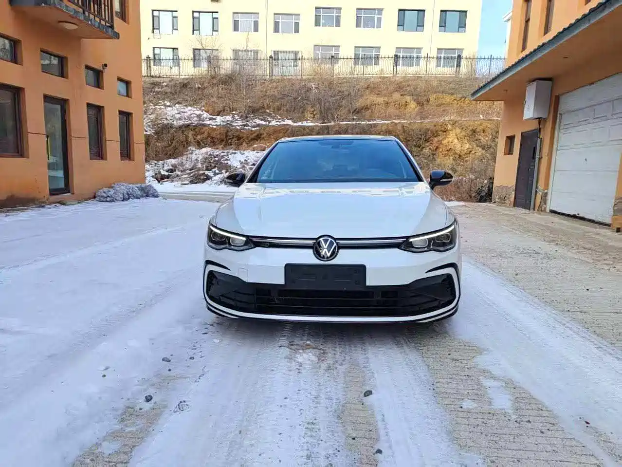 VOLKSWAGEN GOLF