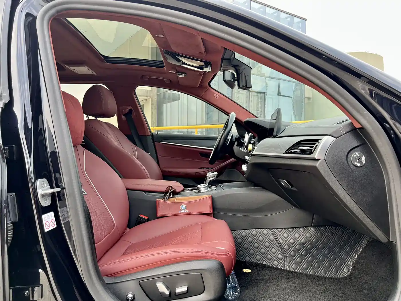 BMW 5 Series 2021 530Li Leading M Sport Package фото 10