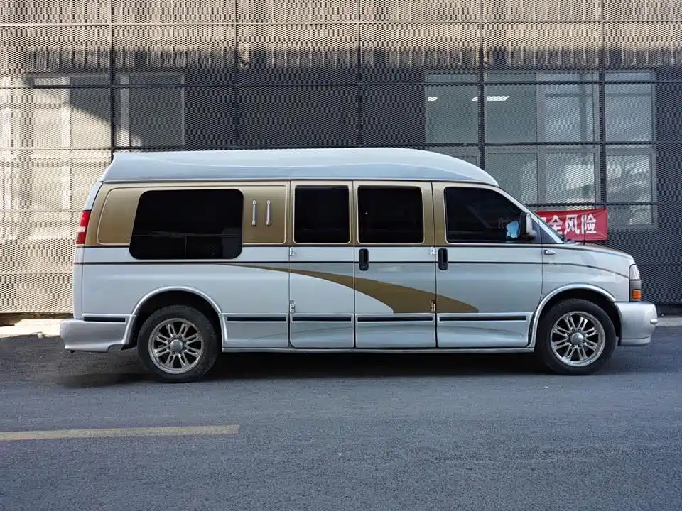GMC Savana 2009 2010 6.0L Business Star 10-Seater