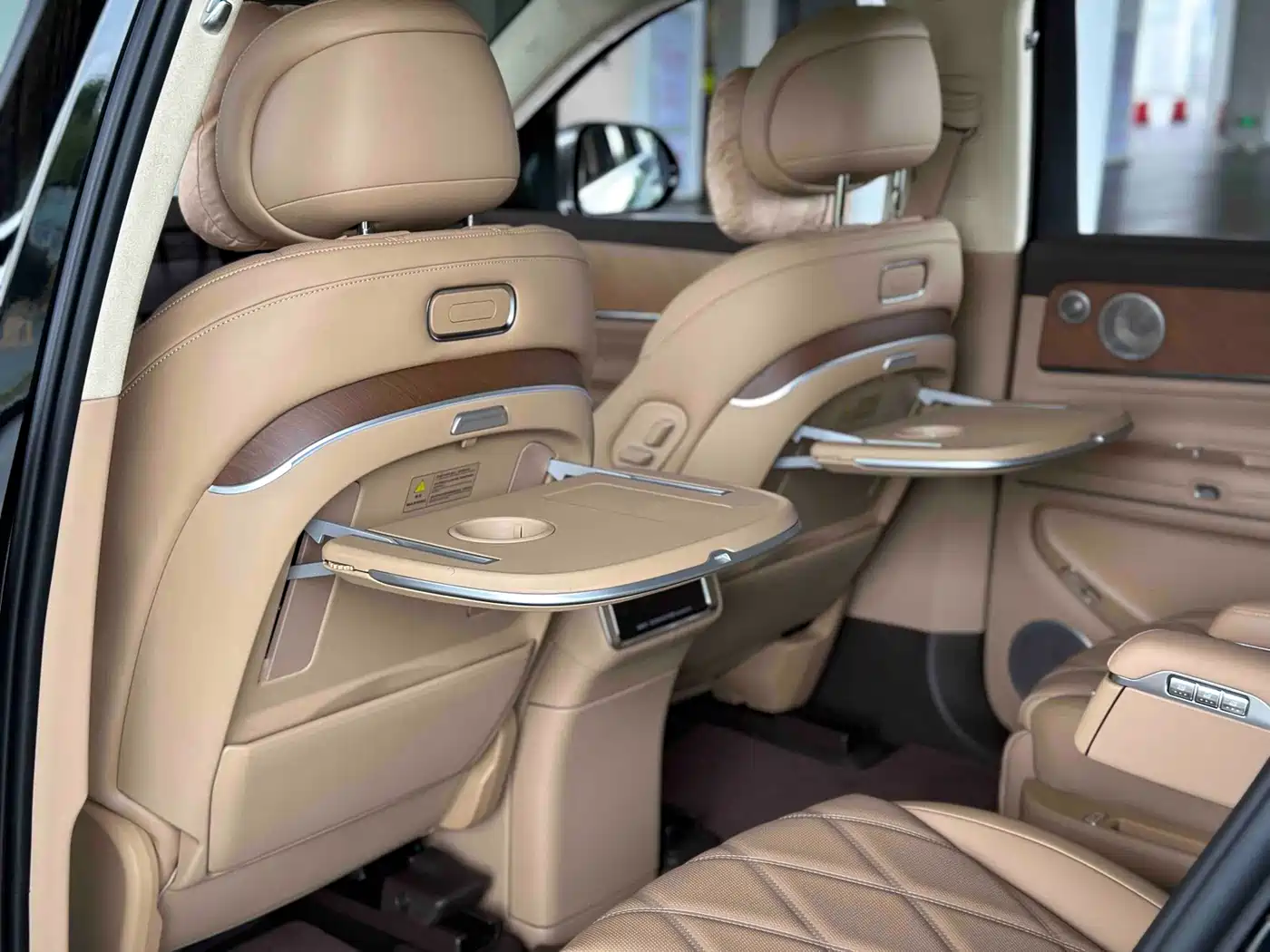 AITO Wenjie AITO M9 2025 Extended Range Ultra 52kWh 6-Seater фото 13