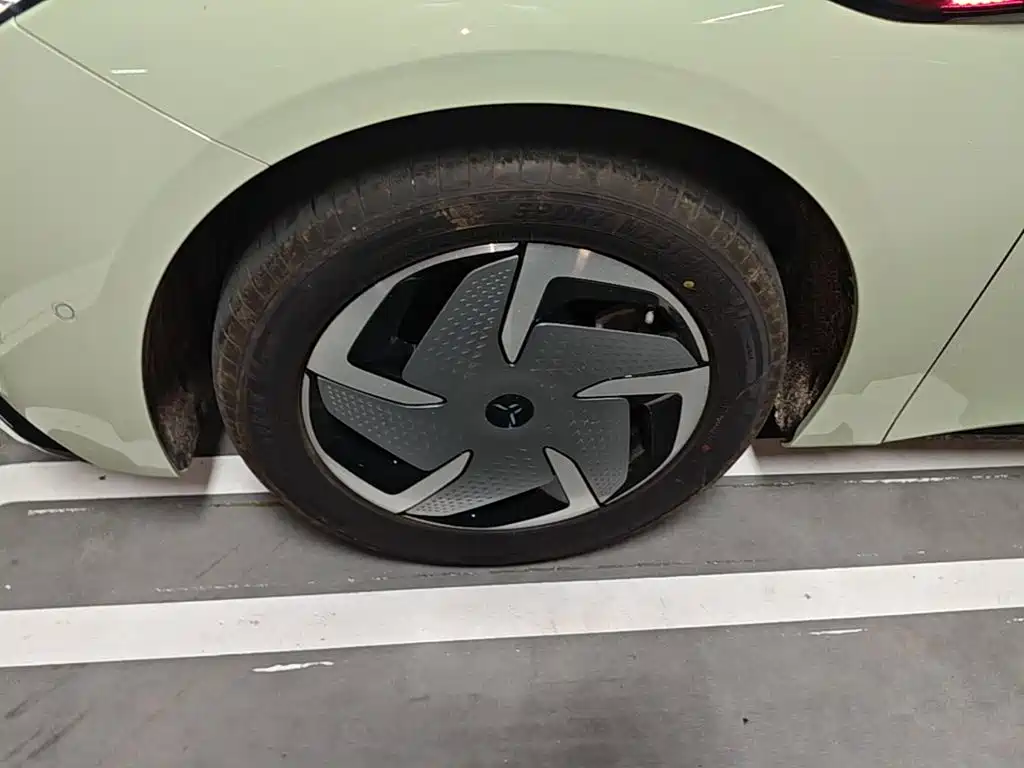 Hongqi EH7 2026 2025 690 Smart Selection Edition