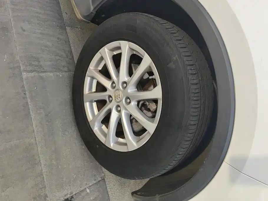 Фото 6 - Buick Envision Plus