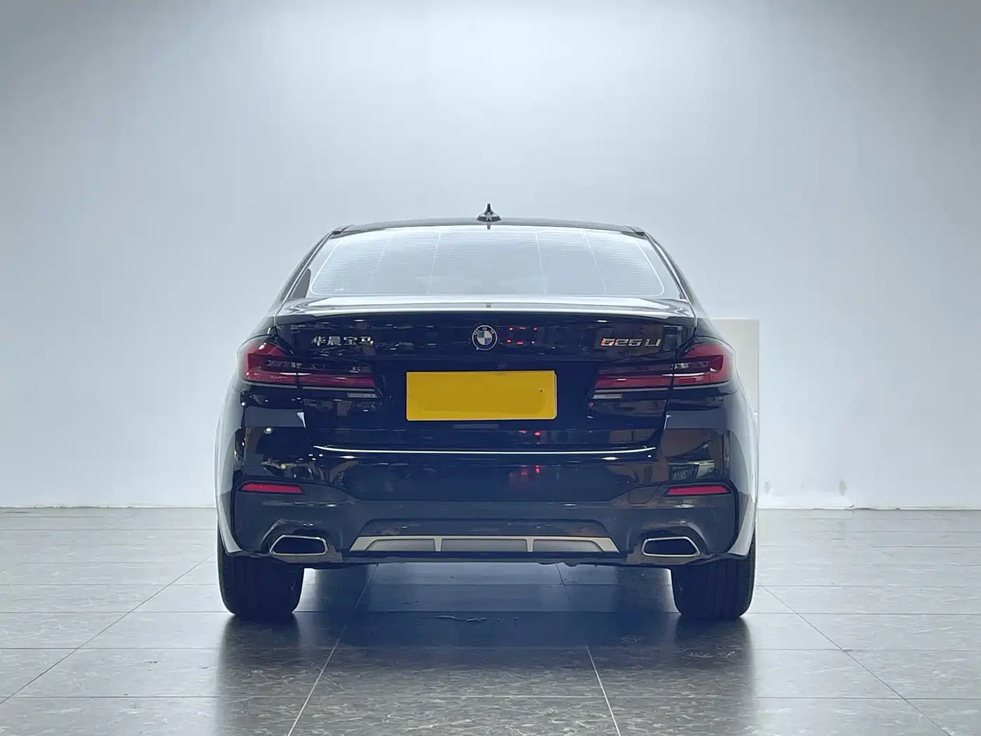 BMW 5 Series 2022 Model Second Facelift 525Li M Sport Package фото 4