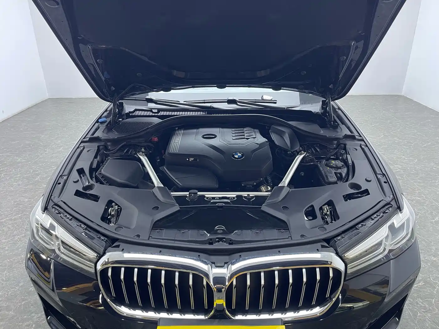 BMW 5 Series 2022 Model Second Facelift 525Li M Sport Package фото 16
