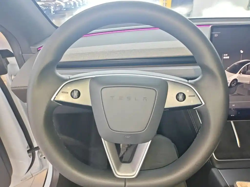 Tesla Model Y L 2025 2025 Facelift Long Range AWD