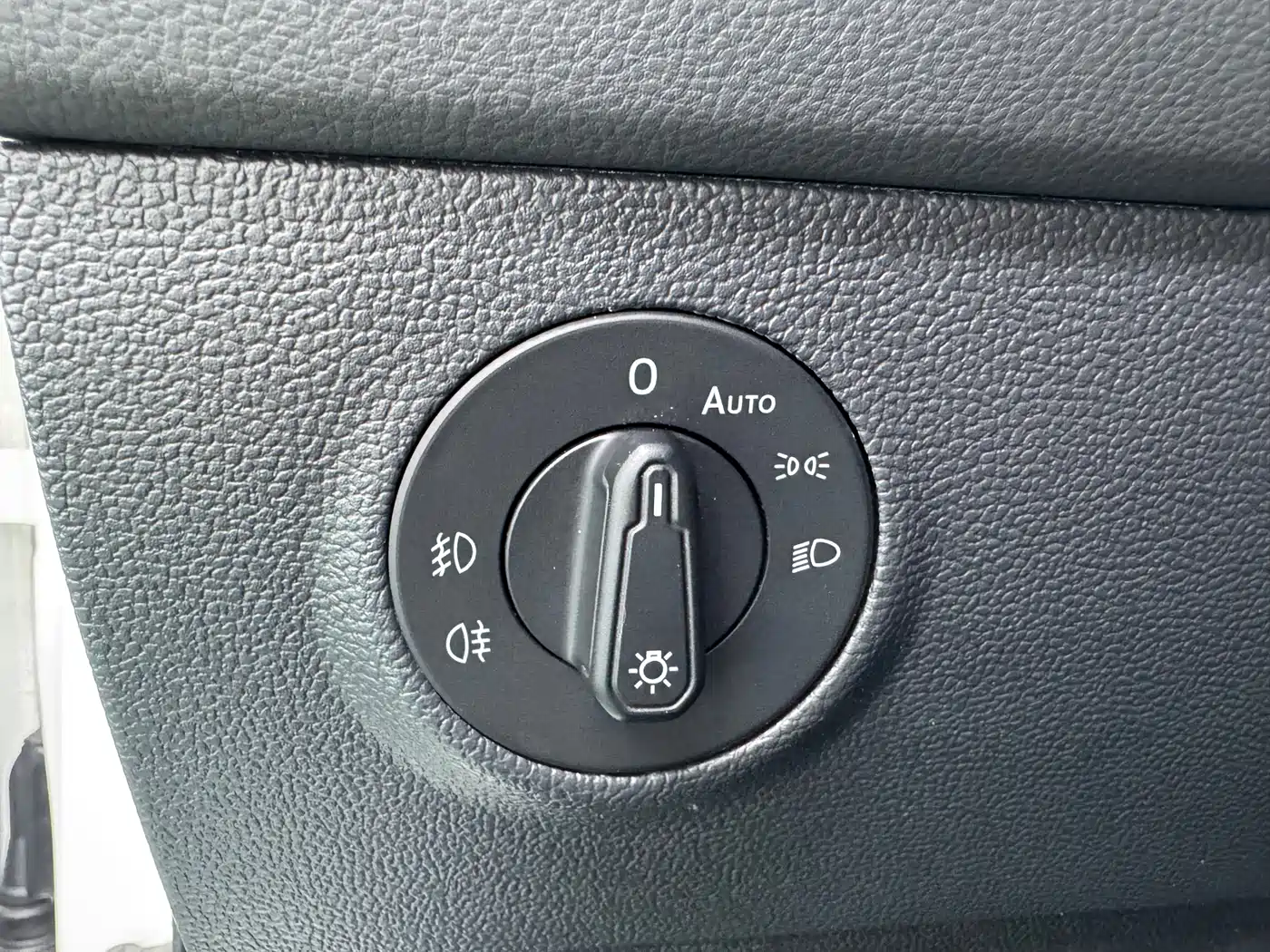 Volkswagen Tharu 2022 280TSI FWD Luxury Edition фото 16