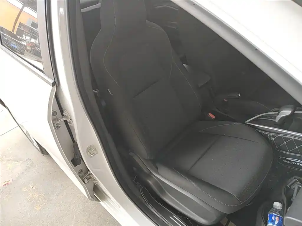 Chevrolet Cavalier 2020 325T Automatic Joy Edition фото 25