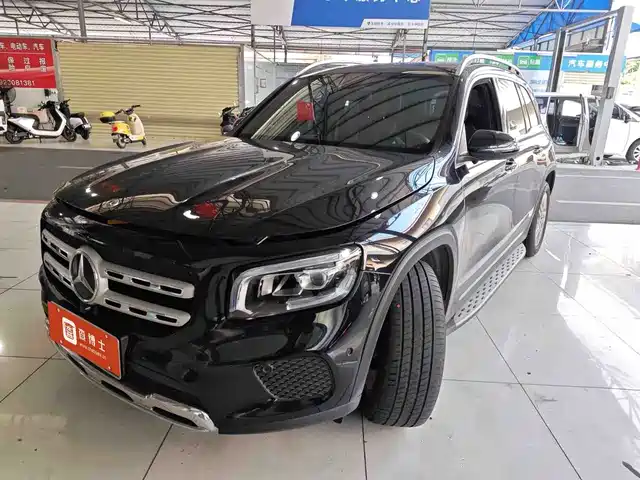 MERCEDES-BENZ GLB