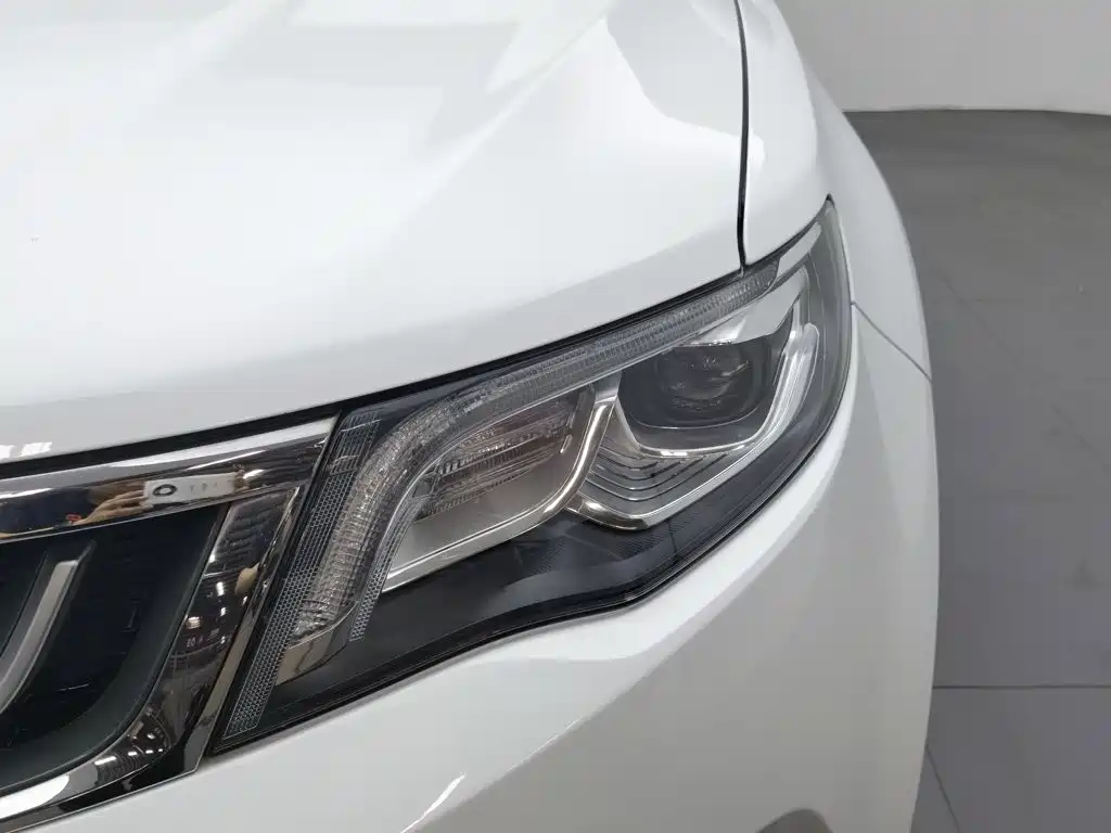 Фото 7 - Geely Boyue