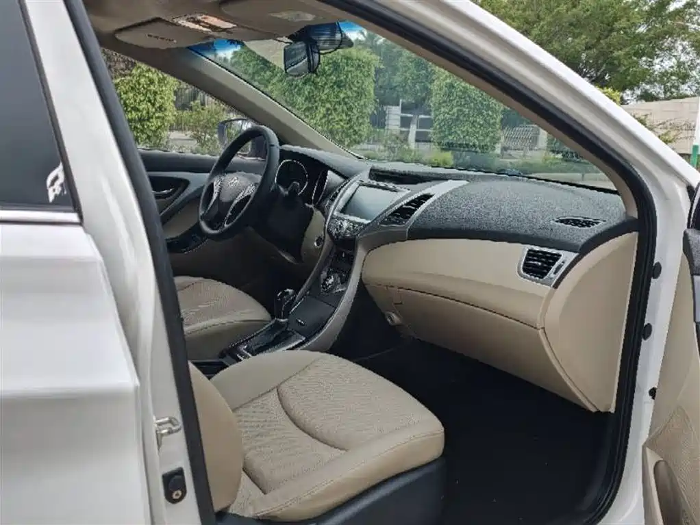 Hyundai Langdong 2015 1.6L Auto Exclusive фото 8