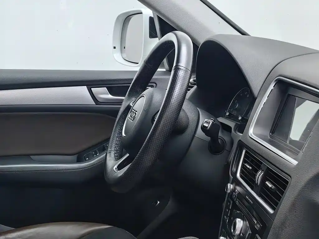 Audi Q5 2018 2017 Plus 40 TFSI Technology