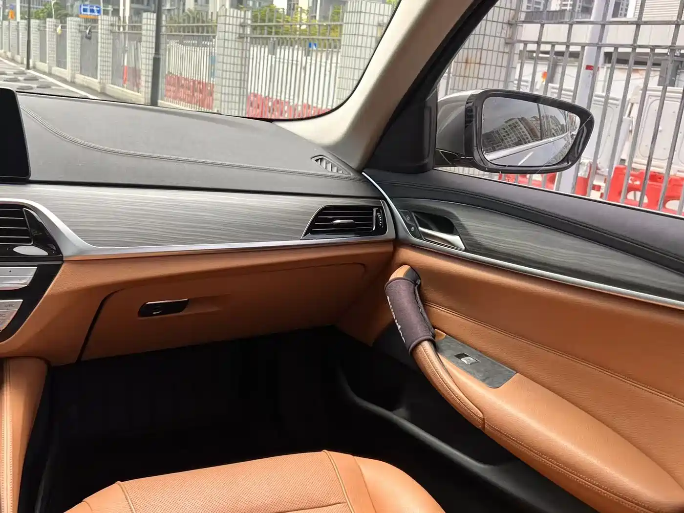 BMW 5 Series New Energy 2018 530Le Luxury Package фото 20