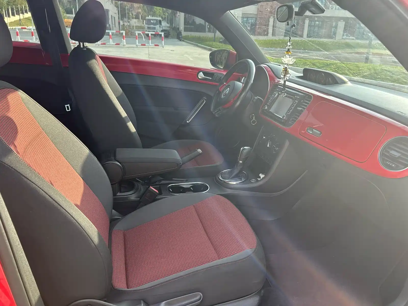Photo 5 - Volkswagen Beetle
