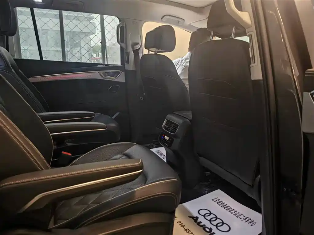 Volkswagen Talagon 2023 Facelift 530TSI 4WD Flagship Victory Pro Edition 6-Seater фото 8