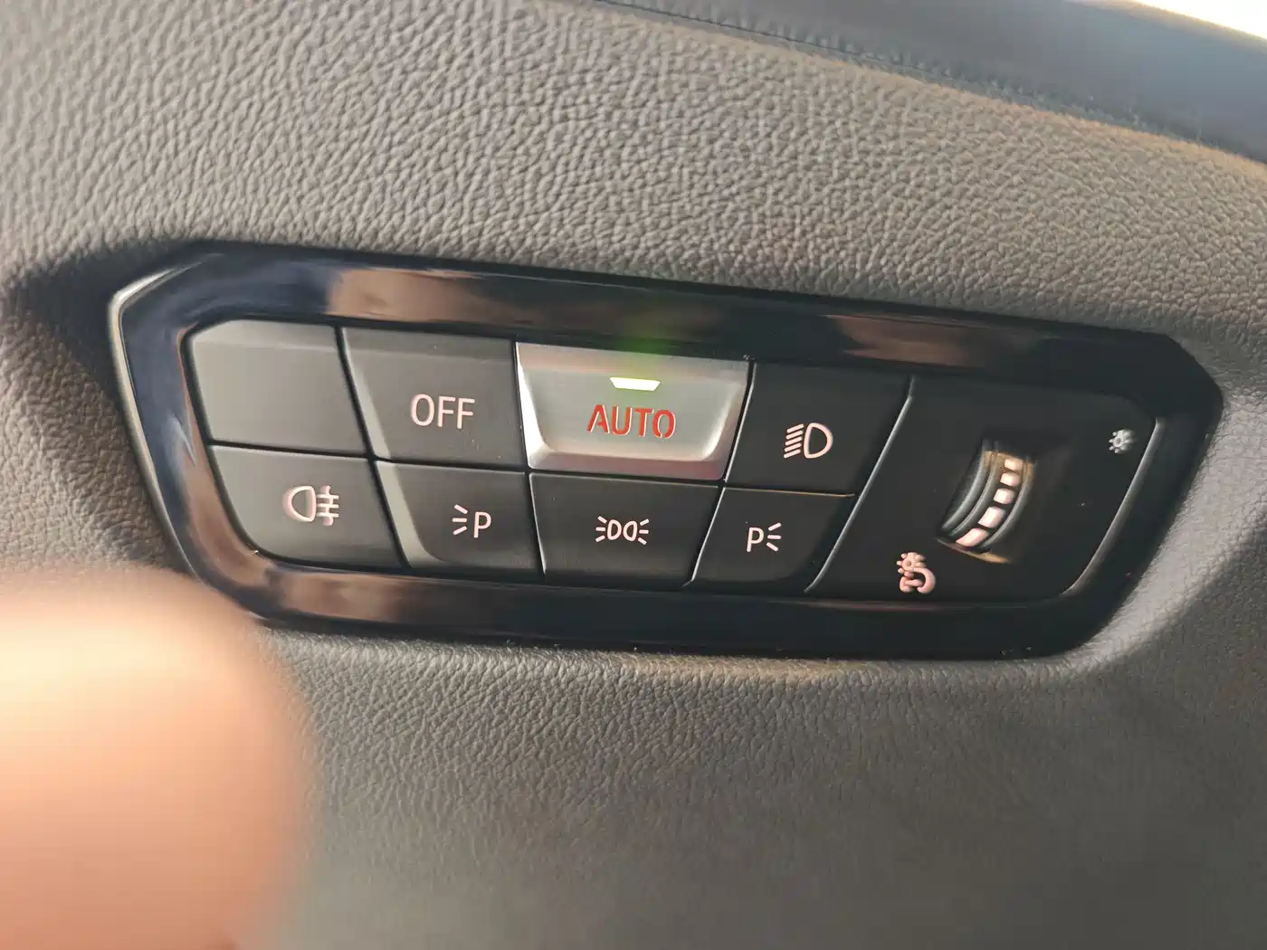 BMW 3 Series 2024 320Li M Sport Package фото 16