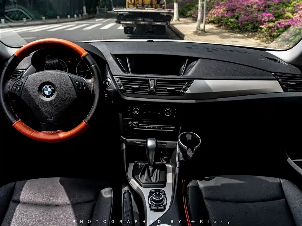 BMW X1 (Import) 2012 sDrive18i Luxury фото 3