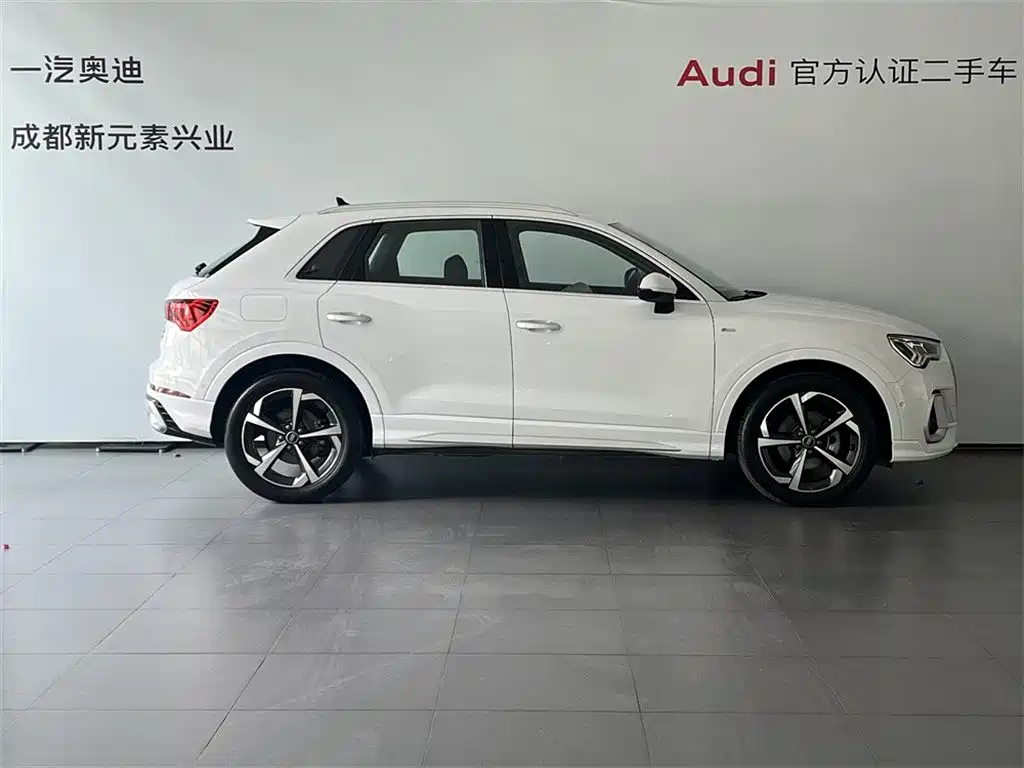 Audi Q3 2024 35 TFSI Fashion Elegance фото 3