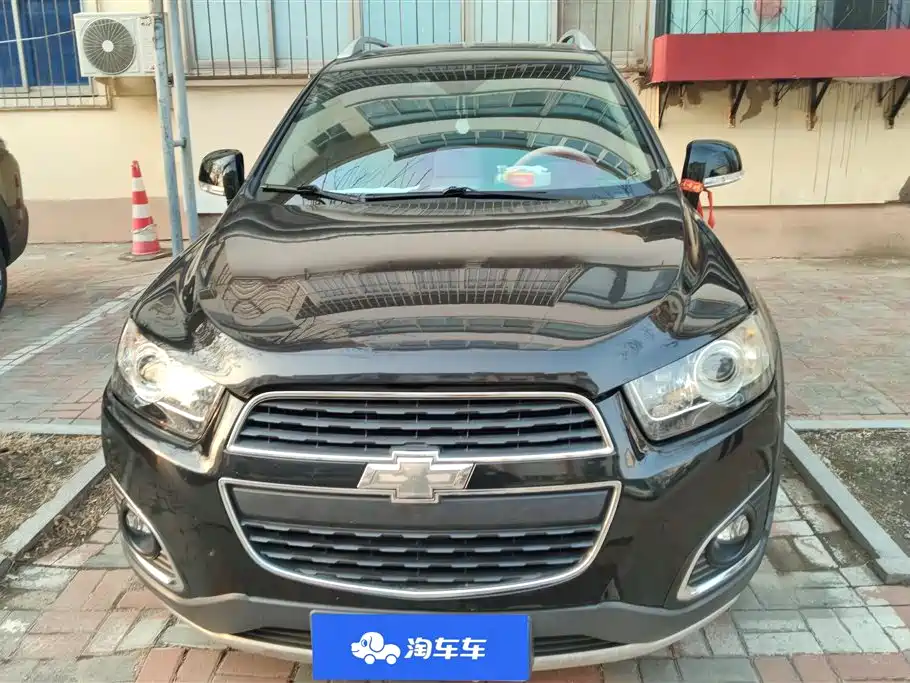 Chevrolet Captiva 2017 2.4L 2WD Luxury Edition 7-Seater фото 2