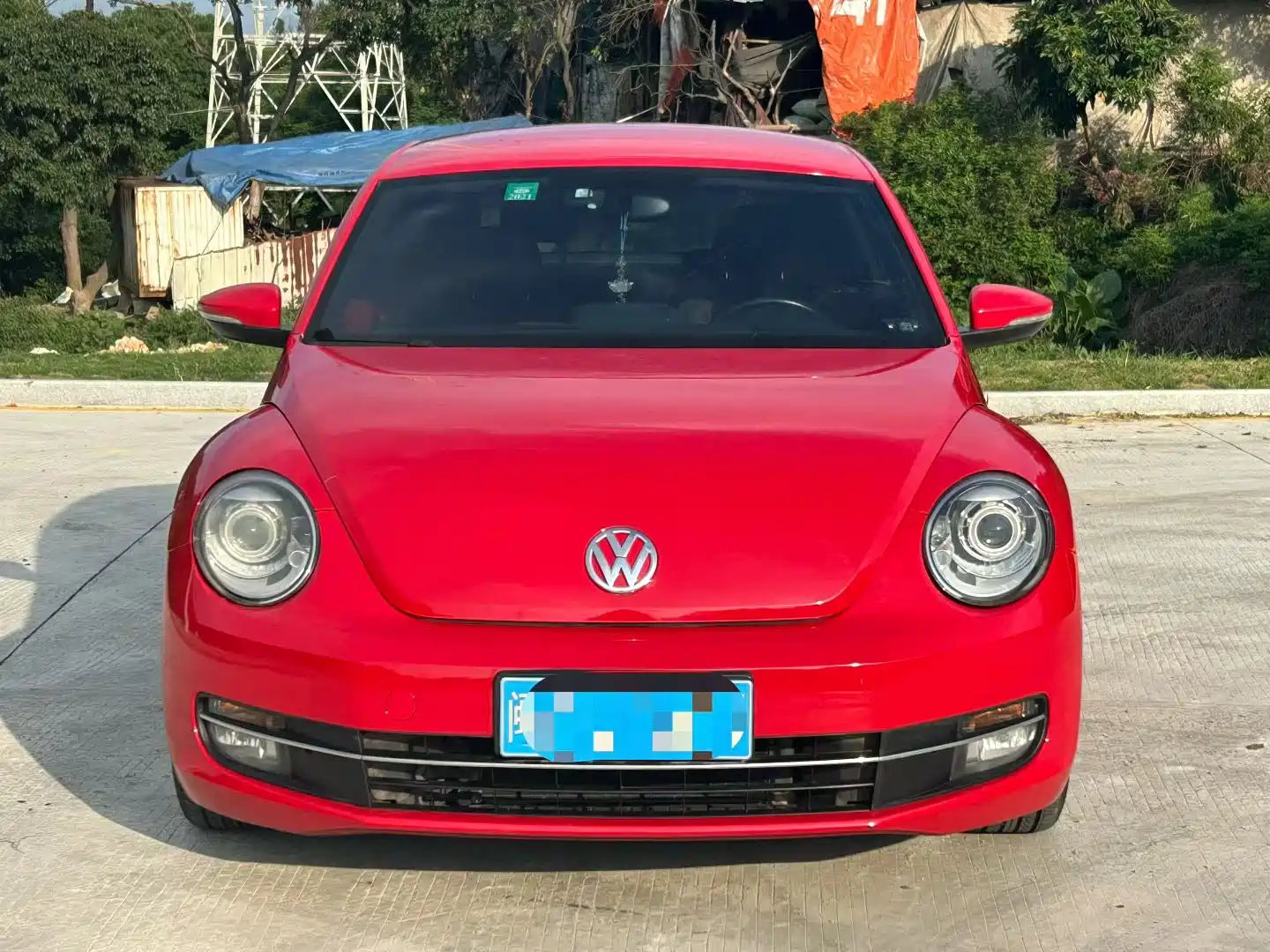 Photo 2 - Volkswagen Beetle
