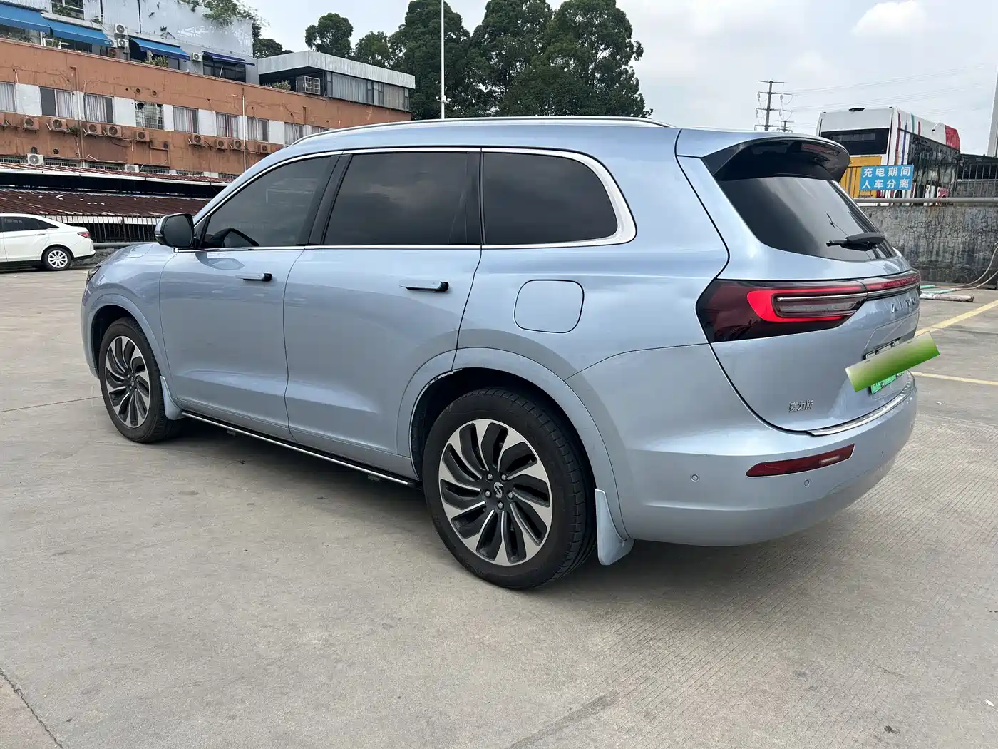AITO Wenjie AITO M7 2022 1.5T AWD Luxury Edition фото 4