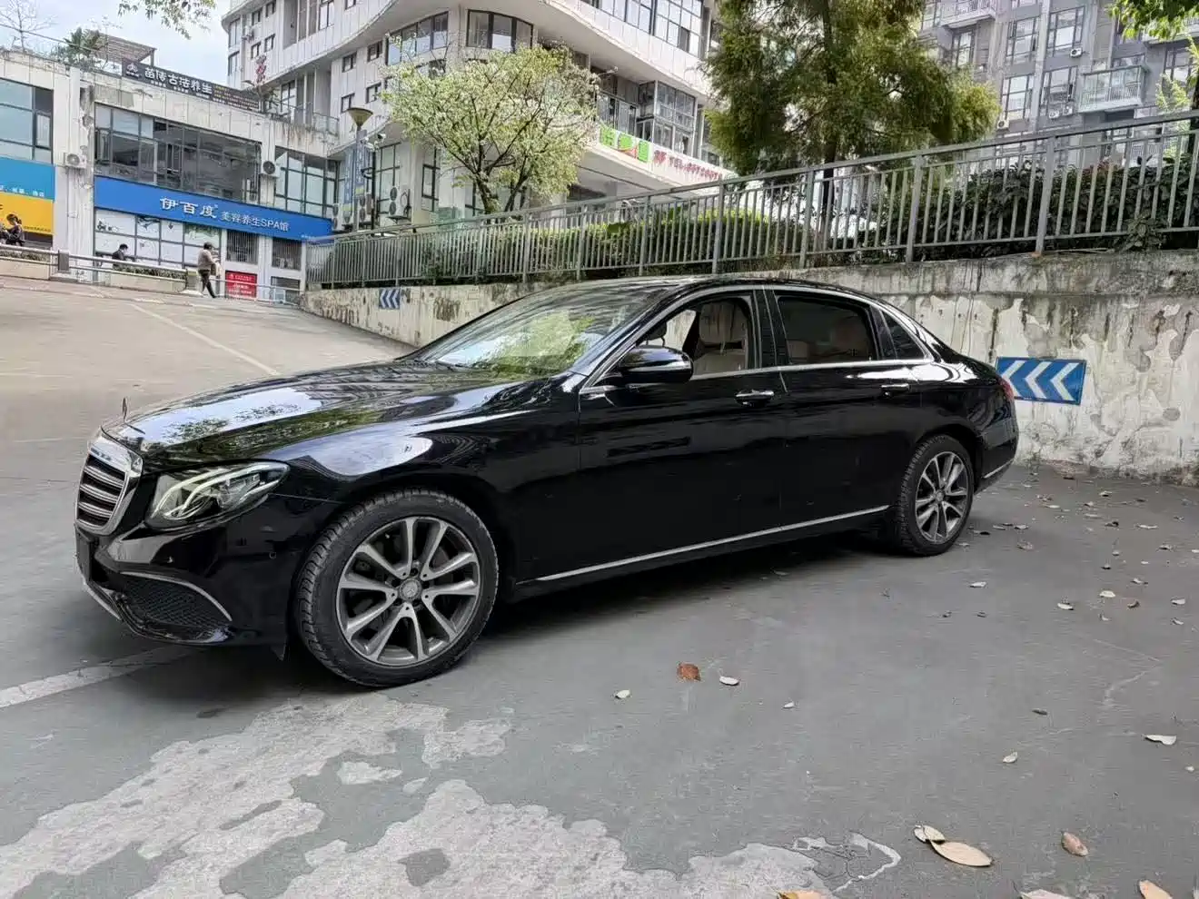 Mercedes-Benz E-Class 2016 E 300 L Fashion Type фото 4