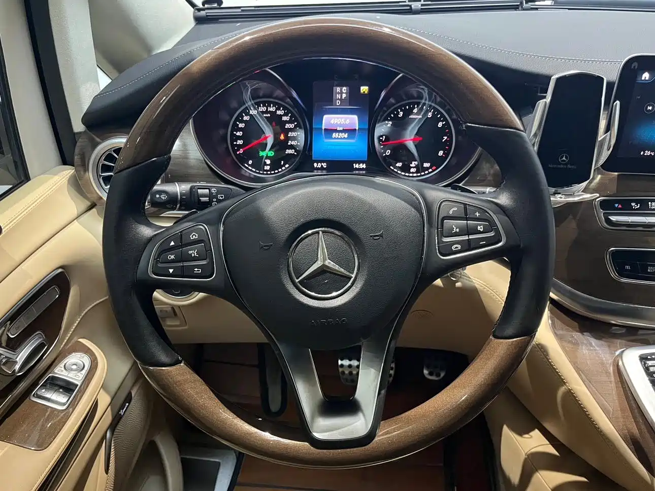 Mercedes-Benz V-Class 2021 V 260 L Long Wheelbase Premium Edition фото 22