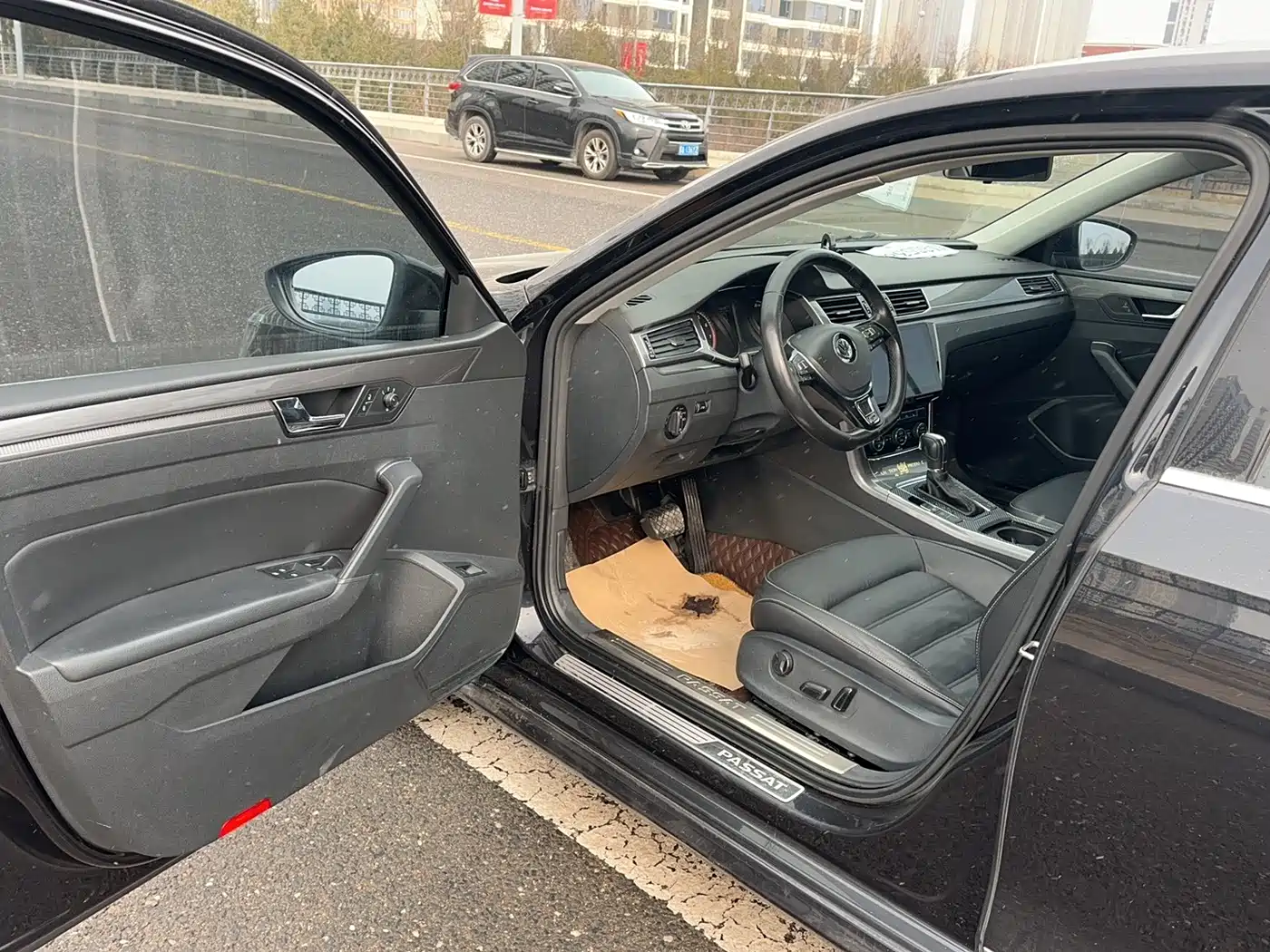 Volkswagen Passat 2016 330TSI DSG Honor Edition фото 9
