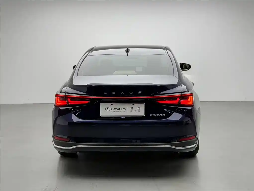 Lexus ES 2025 200 Ultimate Edition фото 20