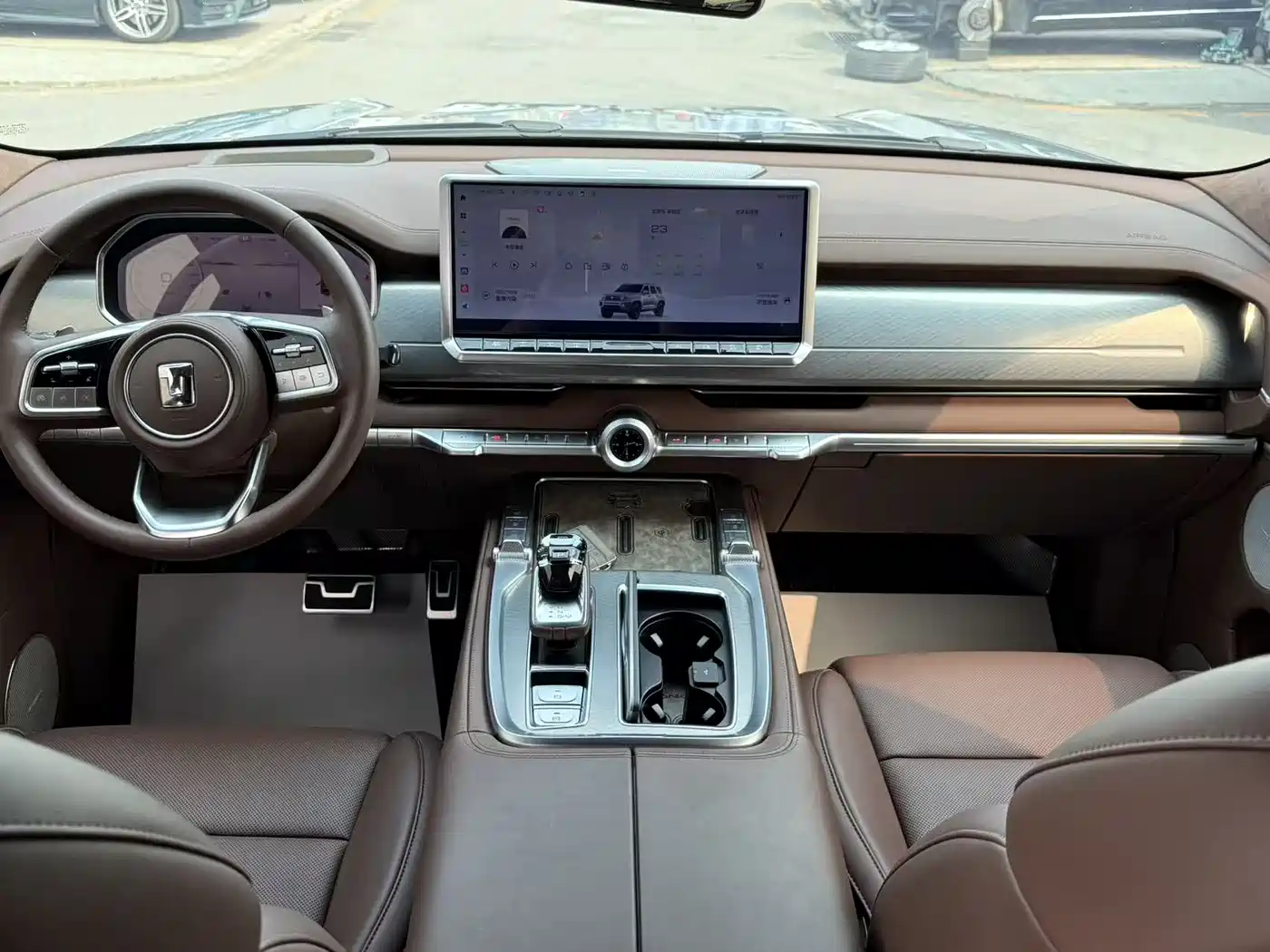 TANK TANK 700 NEW ENERGY