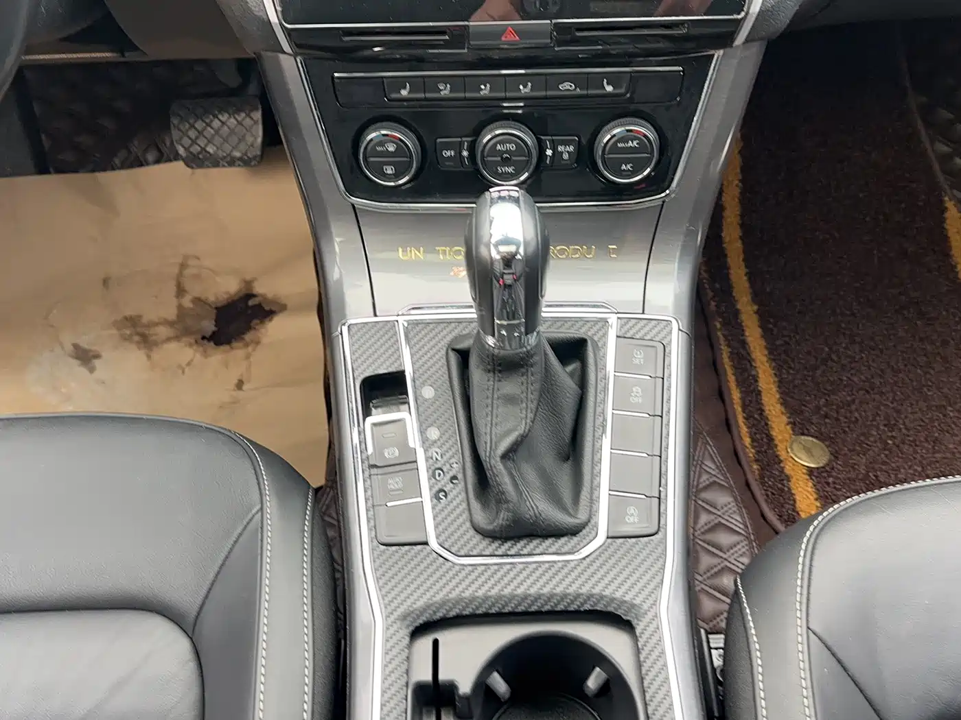Volkswagen Passat 2016 330TSI DSG Honor Edition фото 13