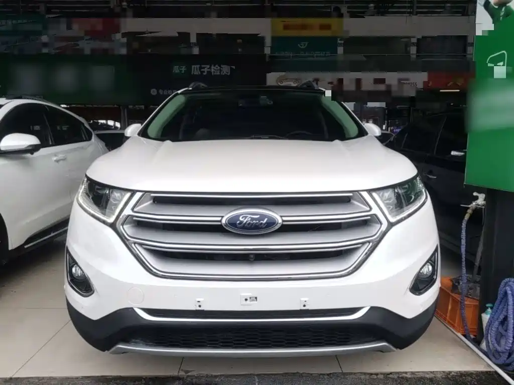 Photo 3 - Ford Edge