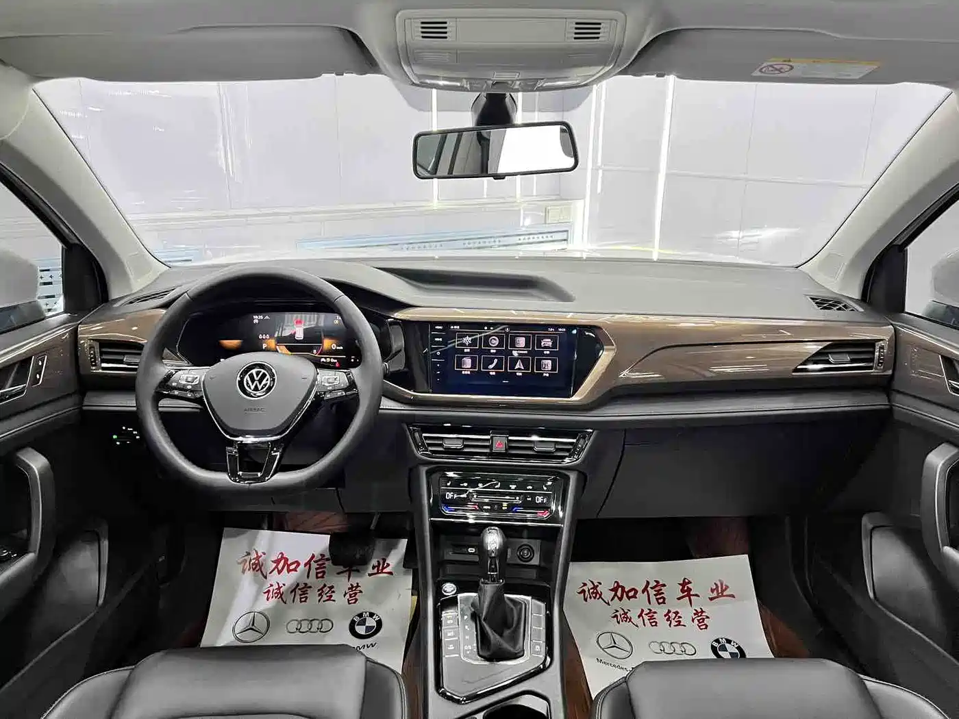 Volkswagen Tharu 2022 280TSI FWD Luxury Edition фото 15