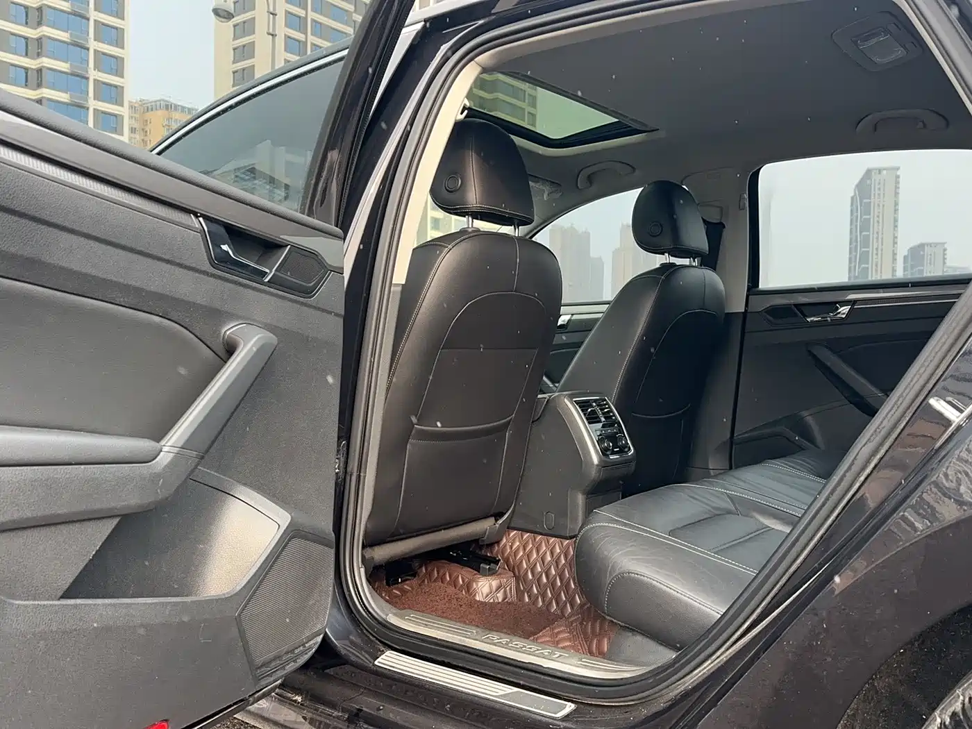 Volkswagen Passat 2016 330TSI DSG Honor Edition фото 15