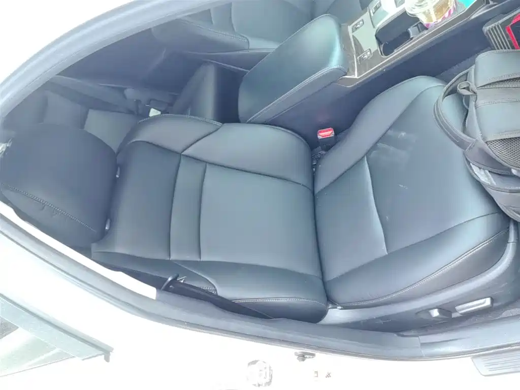 Toyota Reiz 2013 2.5V Premium Edition фото 25