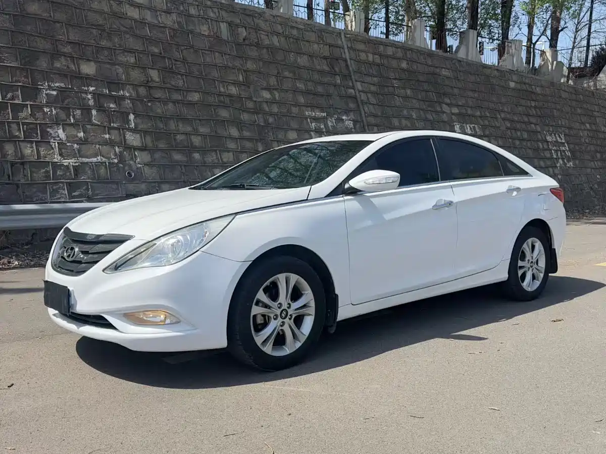 Hyundai Sonata 2013 2.0L Automatic Luxury Edition