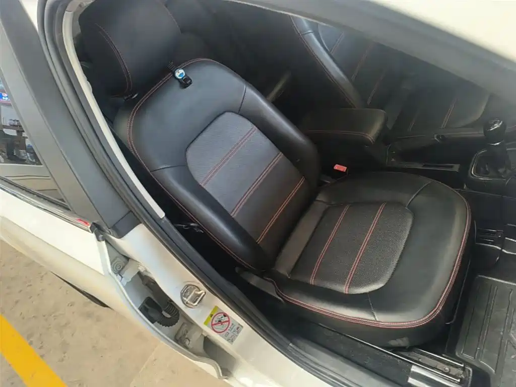 Volkswagen Santana 2015 1.4L Manual Trend Edition фото 25