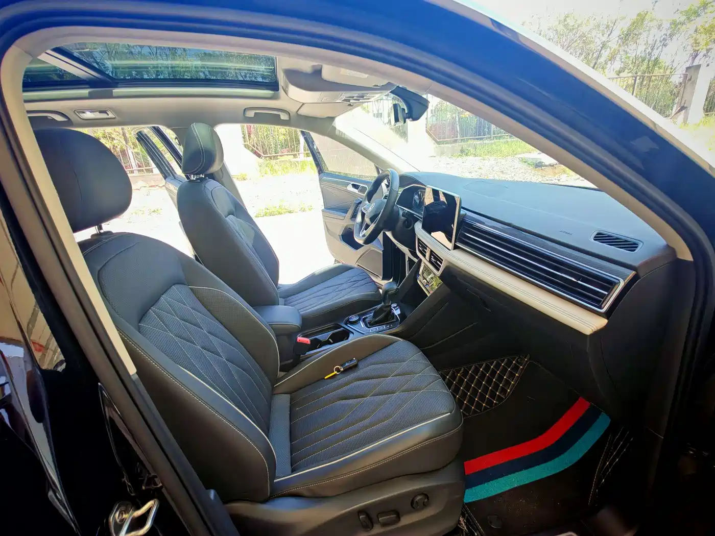 Volkswagen Tiguan L 2022 380TSI Automatic 4WD R-Line Cross Edition 7-Seater фото 20