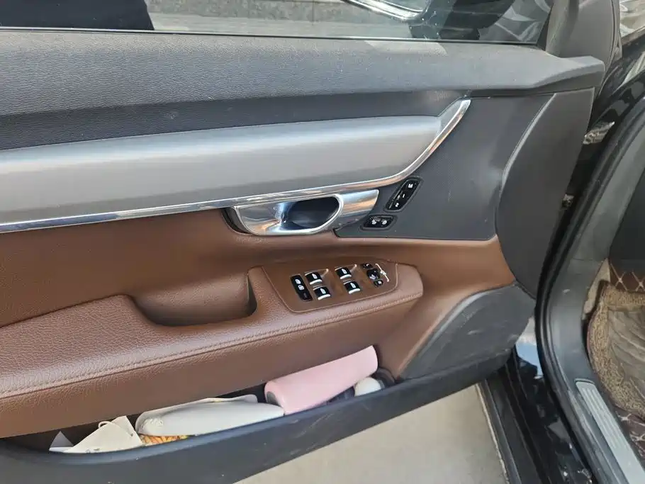 Фото 7 - Volvo S90